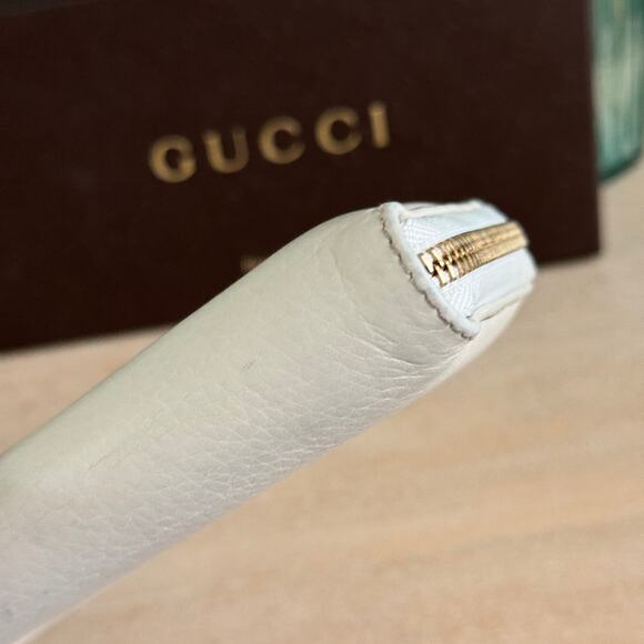 Gucci Pebble Calfskin Soho Zip Around Wallet Camellia White - Picture 11 of 14